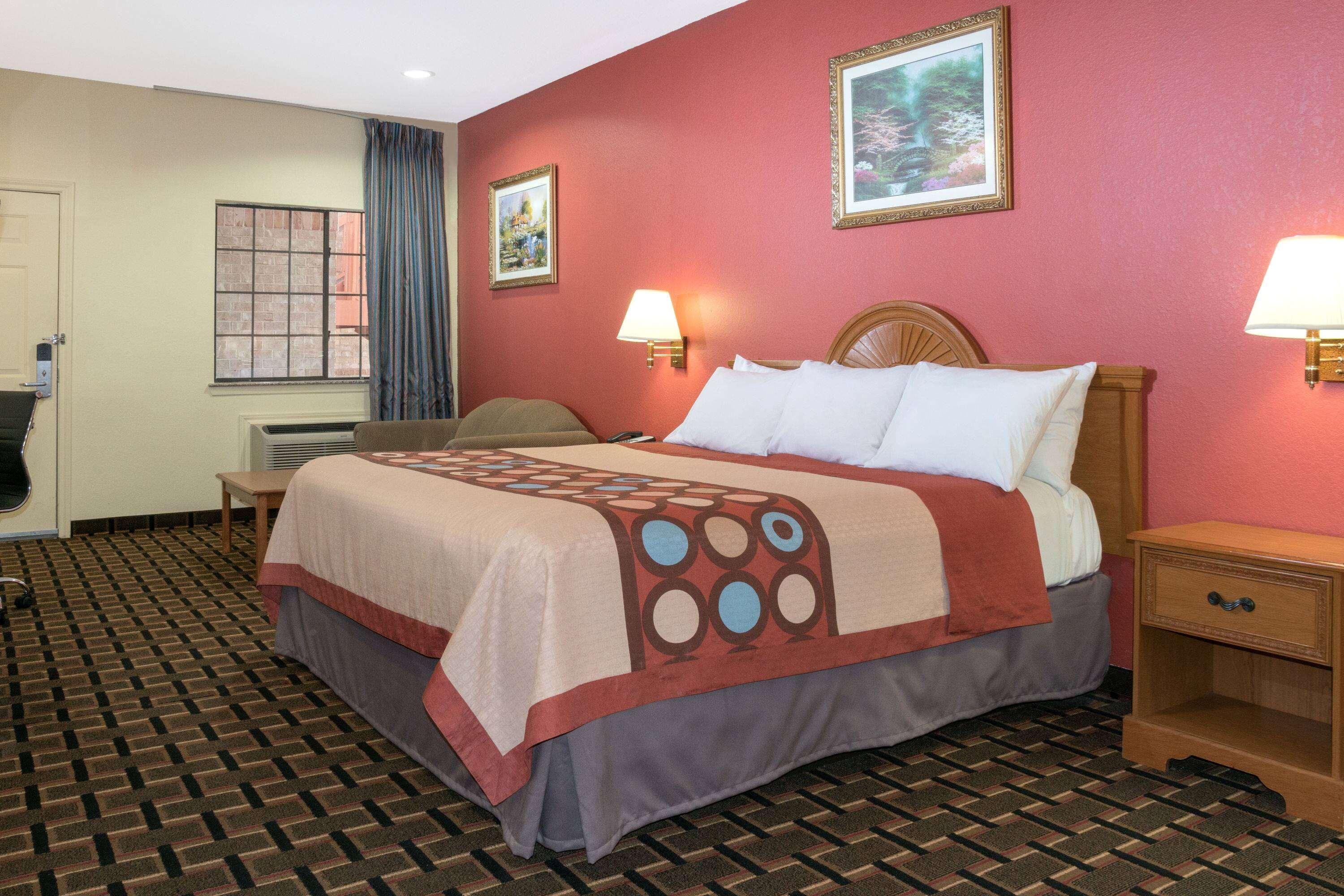 Super 8 By Wyndham Stafford Sugarland Area Hotell Exteriör bild