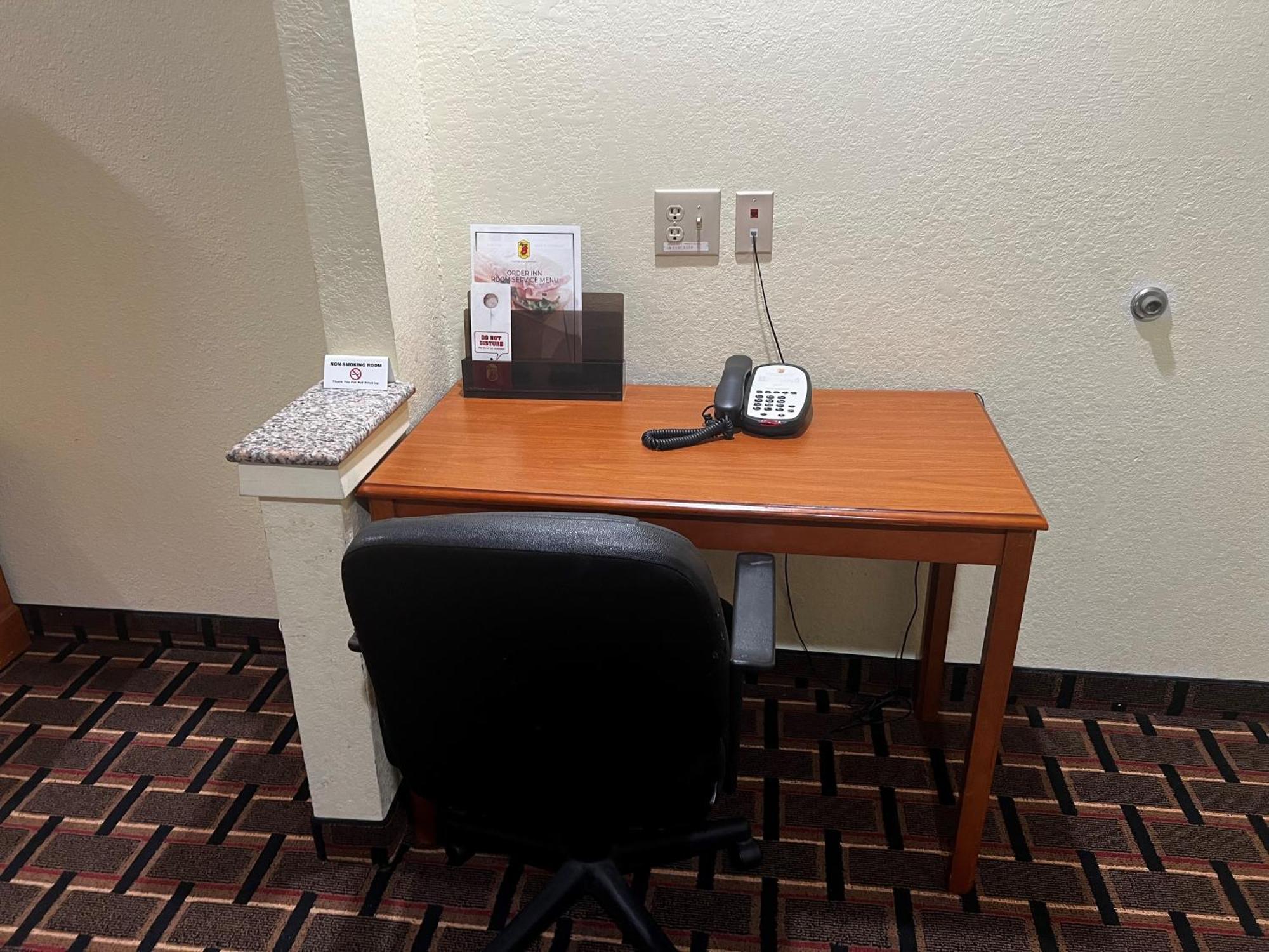 Super 8 By Wyndham Stafford Sugarland Area Hotell Exteriör bild