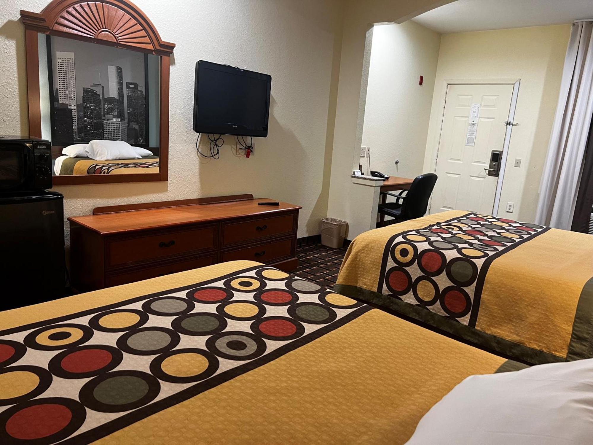 Super 8 By Wyndham Stafford Sugarland Area Hotell Exteriör bild